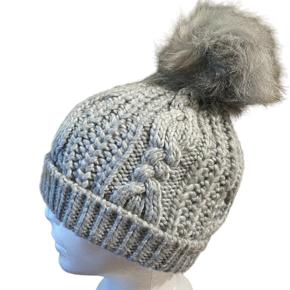 Cable Knit Fisherman Gray Beanie Hat With Fuzzy Pom Pom Classic Preppy Cozy Soft - Picture 3 of 8